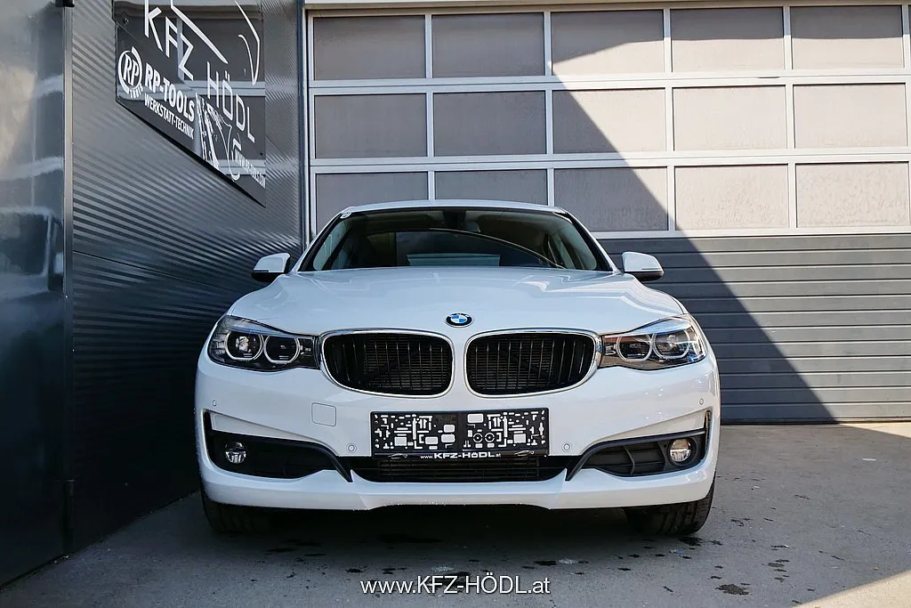 BMW 320d xDrive Gran Turismo Advantage Image 3