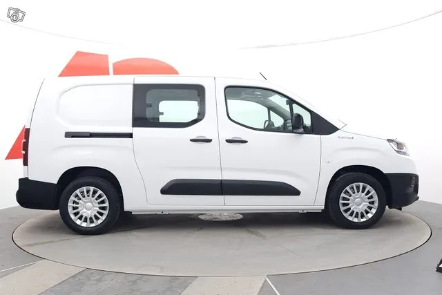 Toyota Proace L2 Active 50 kWh 5-ovinen - Ohjaamon esilämmitys/jäähdytys / ALV 24% / Peruutustutka / Vakionopeudensäädin Image 6